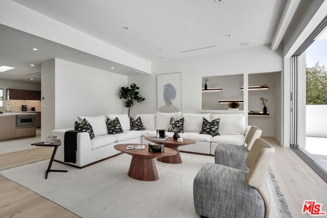 8908 Alto Cedro Drive, Beverly Hills, CA 90210