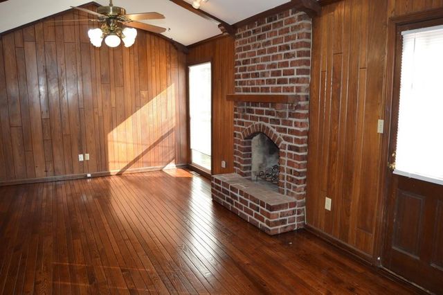 1127 Queens Place Street, Kansas City, MO 64131