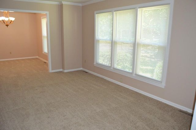 1127 Queens Place Street, Kansas City, MO 64131