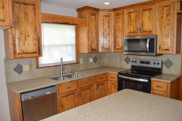 1127 Queens Place Street, Kansas City, MO 64131