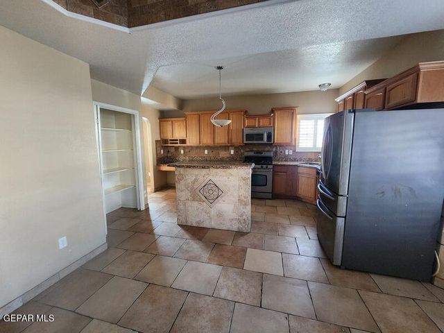 13455 Emerald Cove Way, Horizon City, TX 79928