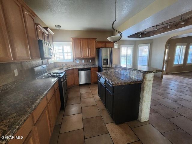 13455 Emerald Cove Way, Horizon City, TX 79928