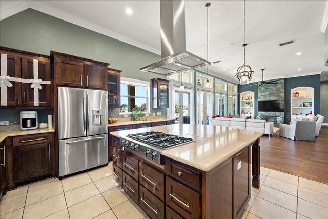 7613 Eagle Ridge Circle, Fort Worth, TX 76179