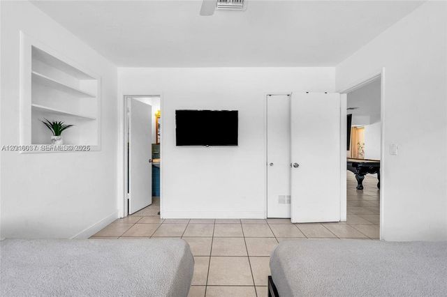 2501 NE 209th Ter, Miami, FL 33180