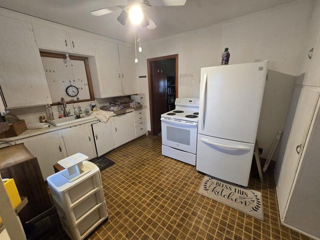 921 WISCONSIN RIVER DRIVE, Port Edwards, WI 54469