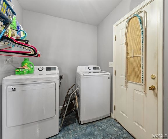 18990 E Hammond, Robertsdale, AL 36567