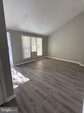 2835 WAYNE AVE, Camden, NJ 08105