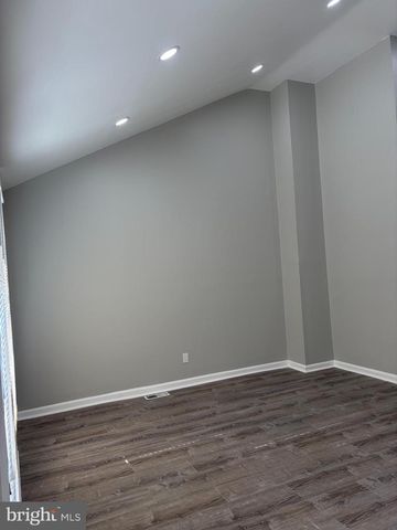 2835 WAYNE AVE, Camden, NJ 08105