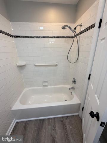 2835 WAYNE AVE, Camden, NJ 08105