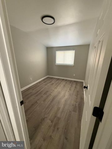 2835 WAYNE AVE, Camden, NJ 08105