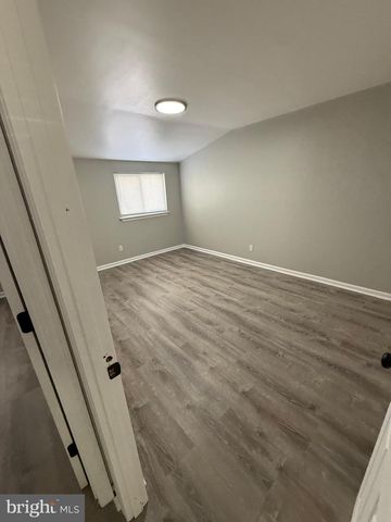 2835 WAYNE AVE, Camden, NJ 08105