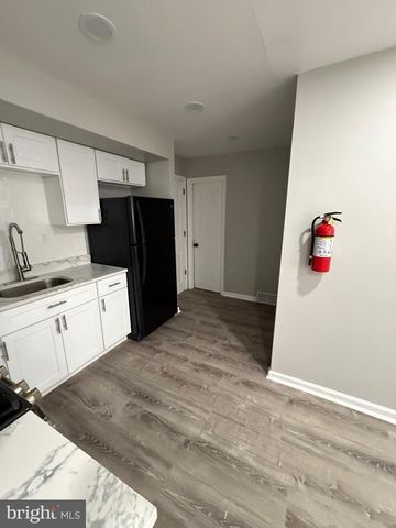 2835 WAYNE AVE, Camden, NJ 08105