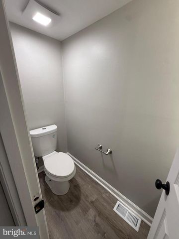 2835 WAYNE AVE, Camden, NJ 08105