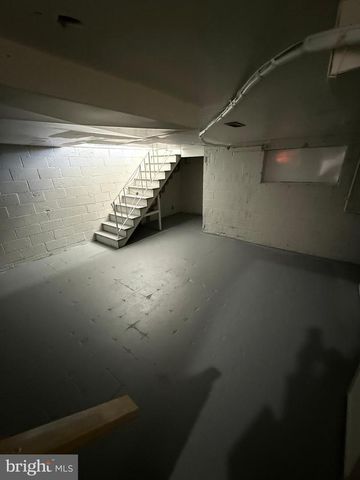 2835 WAYNE AVE, Camden, NJ 08105