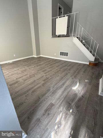 2835 WAYNE AVE, Camden, NJ 08105