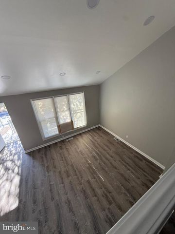 2835 WAYNE AVE, Camden, NJ 08105