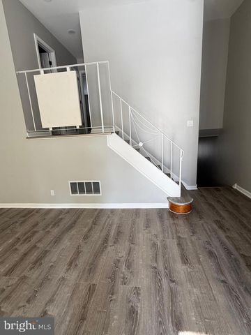 2835 WAYNE AVE, Camden, NJ 08105