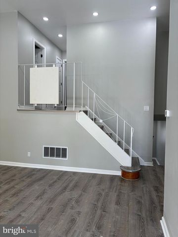 2835 WAYNE AVE, Camden, NJ 08105