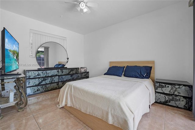 6841 Raleigh St, Hollywood, FL 33024