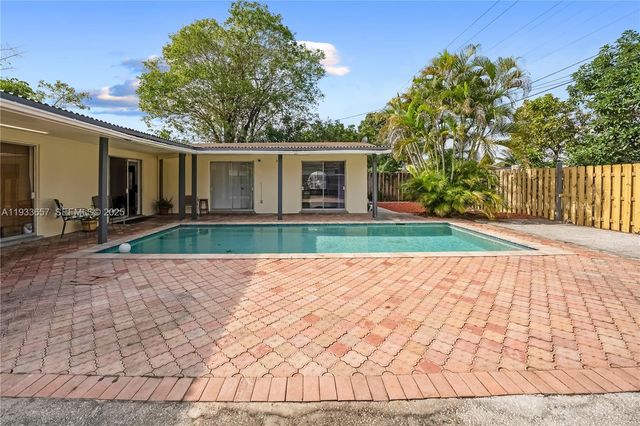 6841 Raleigh St, Hollywood, FL 33024