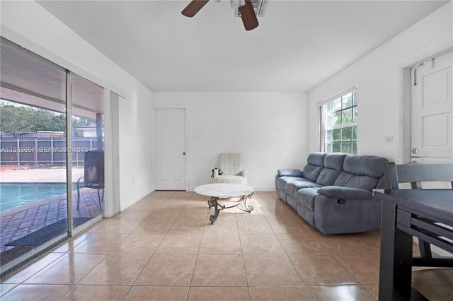 6841 Raleigh St, Hollywood, FL 33024