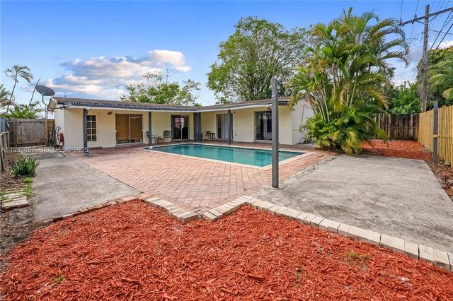 6841 Raleigh St, Hollywood, FL 33024