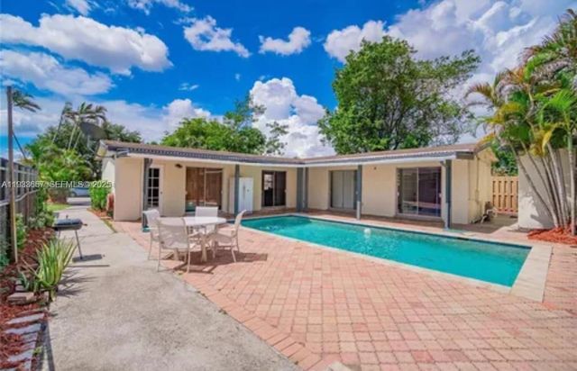 6841 Raleigh St, Hollywood, FL 33024