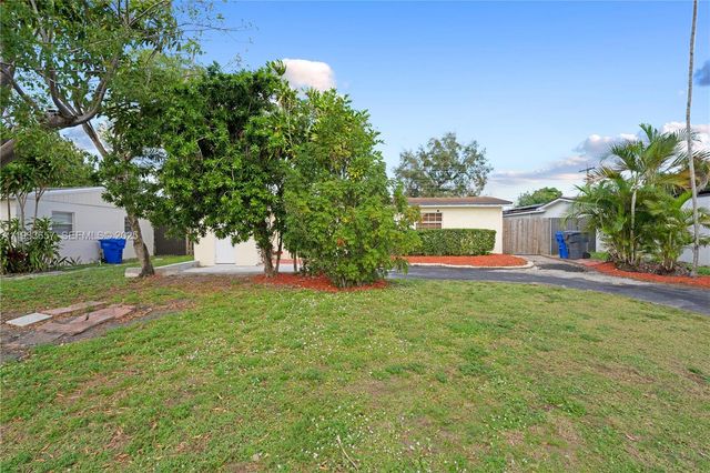 6841 Raleigh St, Hollywood, FL 33024