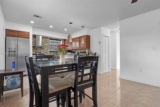 6841 Raleigh St, Hollywood, FL 33024