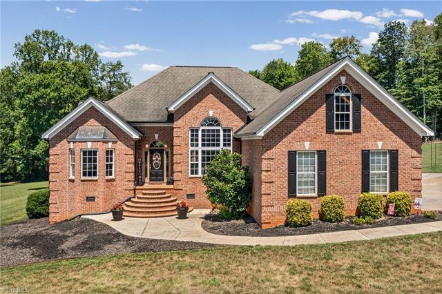 1216 Fairway Drive, Yadkinville, NC 27055
