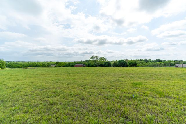 1401 E Campus Road, Palmer, TX 75152