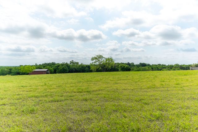 1401 E Campus Road, Palmer, TX 75152