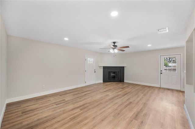 1215 EL CAMINO ROAD, Lakeland, FL 33805