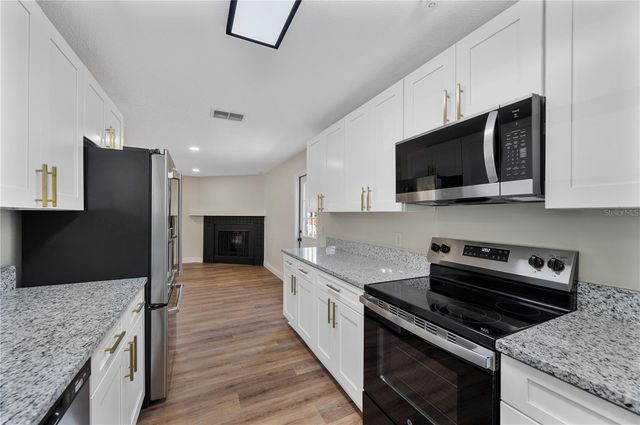 1215 EL CAMINO ROAD, Lakeland, FL 33805