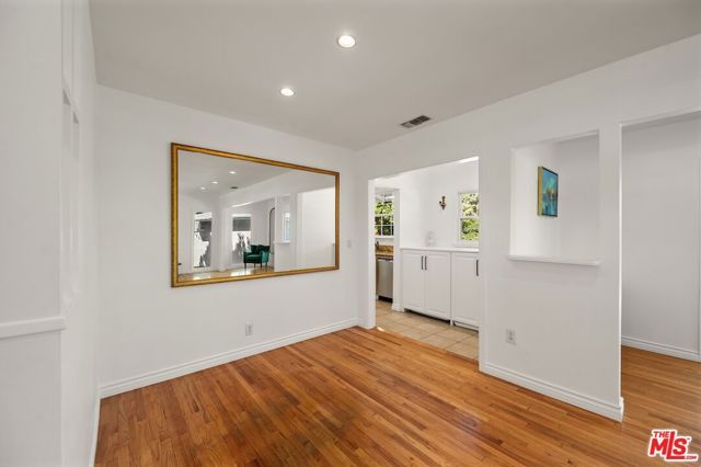 10900 Whitaker Avenue, Granada Hills (los Angeles), CA 91344