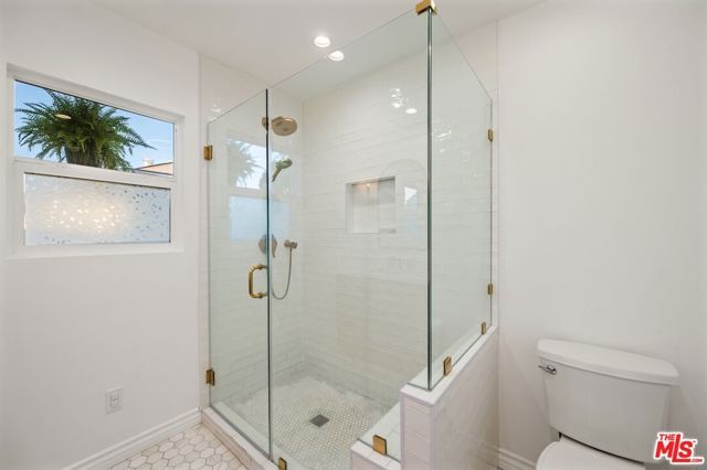 10900 Whitaker Avenue, Granada Hills (los Angeles), CA 91344