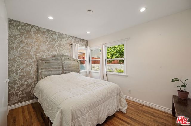 10900 Whitaker Avenue, Granada Hills (los Angeles), CA 91344