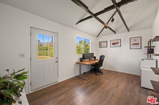 10900 Whitaker Avenue, Granada Hills (los Angeles), CA 91344