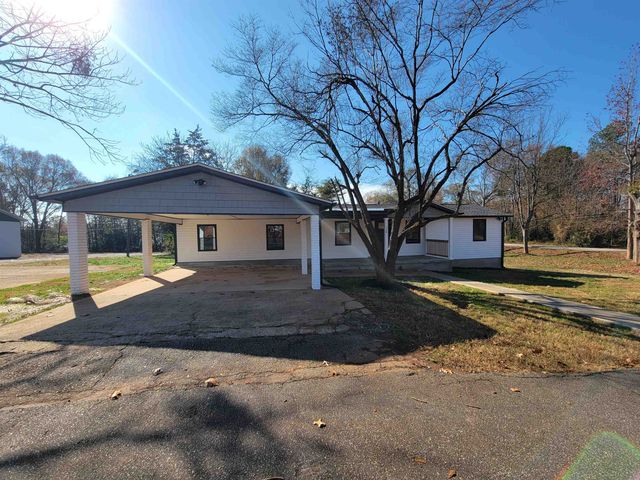 136 Moore Street, Wellford, SC 29385