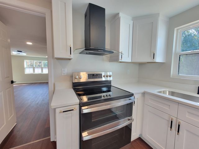 136 Moore Street, Wellford, SC 29385