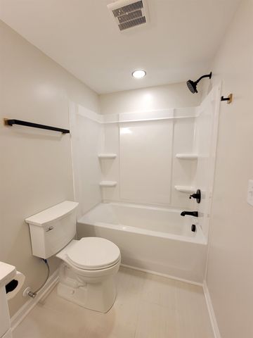 136 Moore Street, Wellford, SC 29385