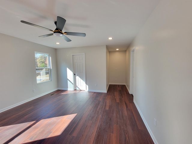 136 Moore Street, Wellford, SC 29385