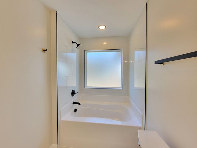 136 Moore Street, Wellford, SC 29385