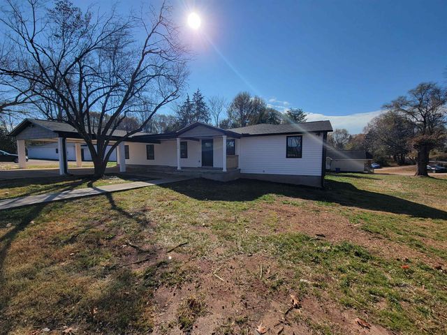 136 Moore Street, Wellford, SC 29385