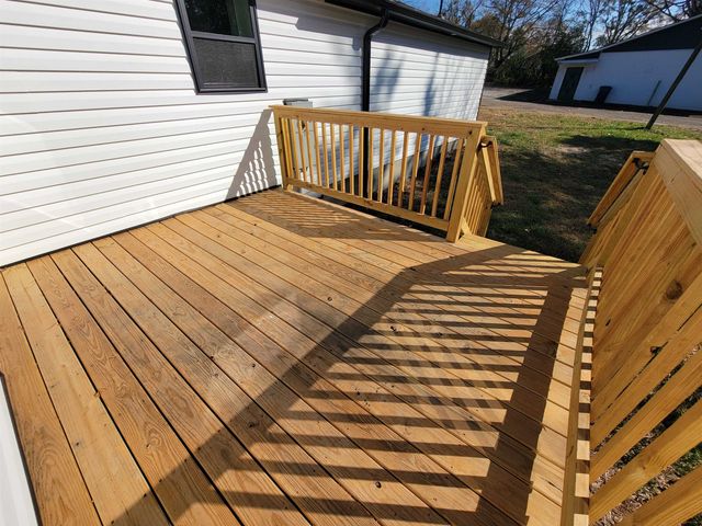 136 Moore Street, Wellford, SC 29385