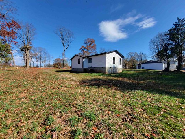 136 Moore Street, Wellford, SC 29385