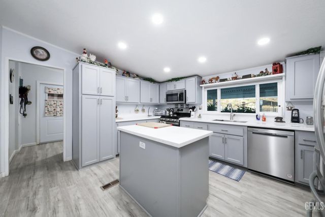 27400 Harness Drive, Tehachapi, CA 93561