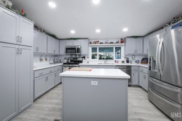 27400 Harness Drive, Tehachapi, CA 93561