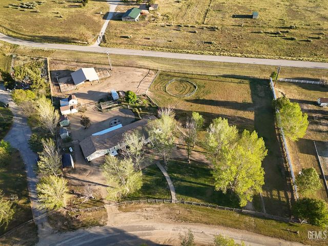 27400 Harness Drive, Tehachapi, CA 93561