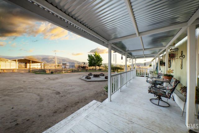 27400 Harness Drive, Tehachapi, CA 93561
